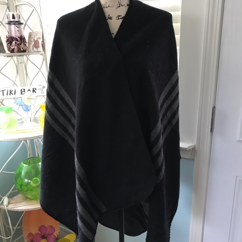 BB Dakota Blanket Wrap Shawl Cape Office Warm
